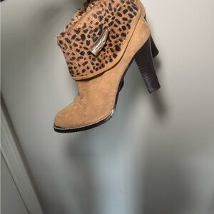 Donald J. Pliner Tan Leopard Heeled Boots